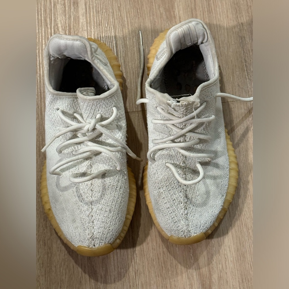Adidas Yeezy 350 boost V2 color white